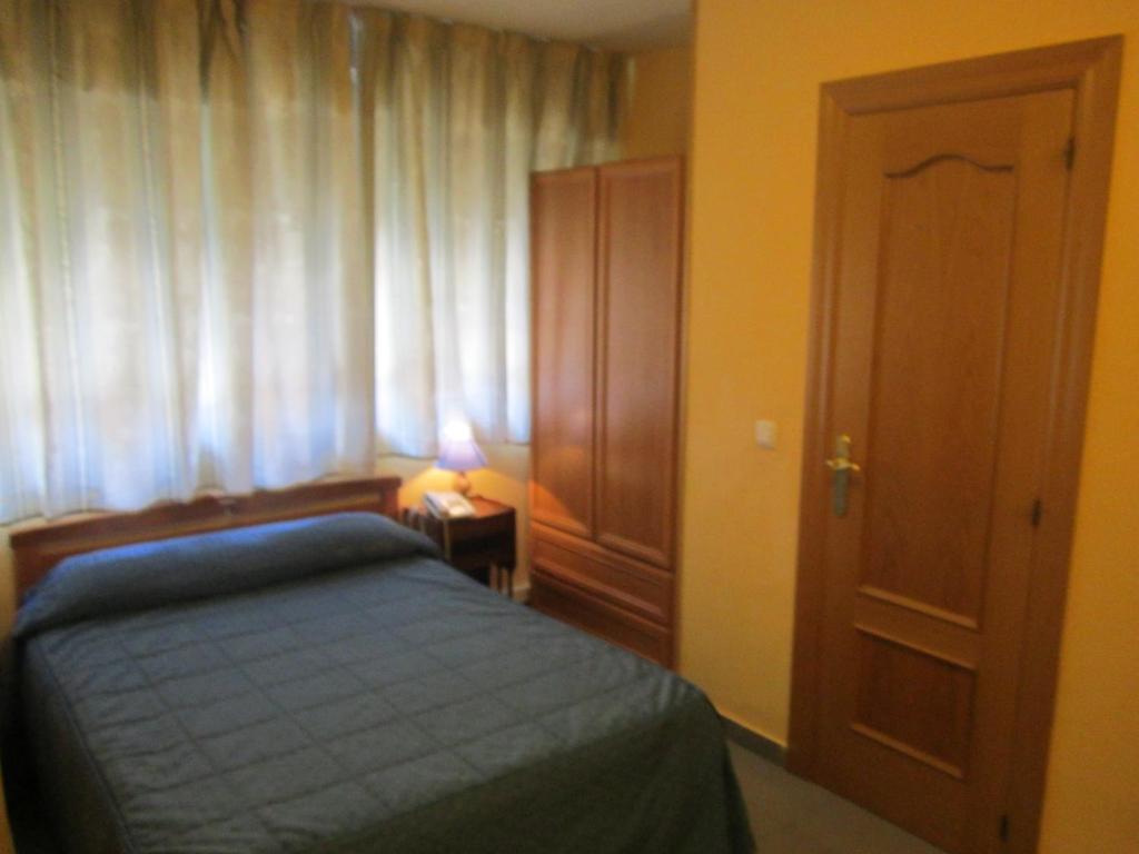 Caces Hostal Al-Qazeres חדר תמונה