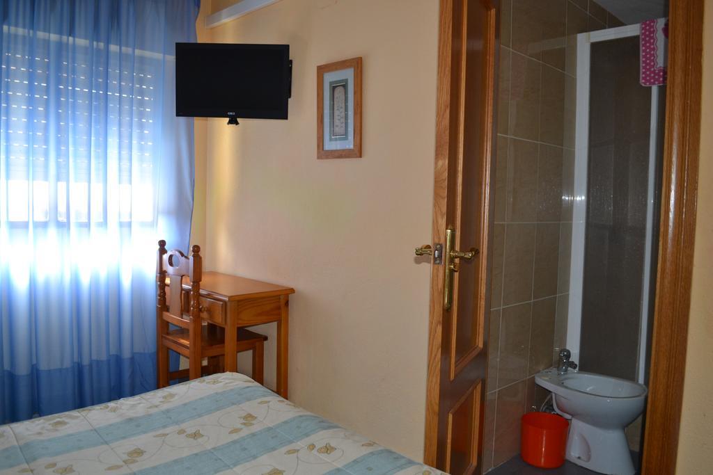 Caces Hostal Al-Qazeres חדר תמונה