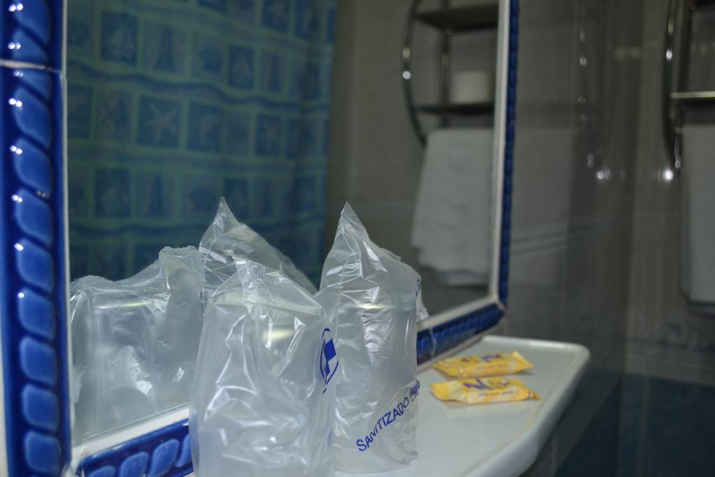 Caces Hostal Al-Qazeres מראה חיצוני תמונה